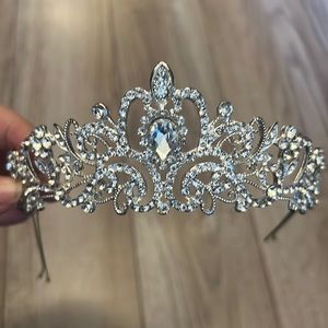 Tiara with clips